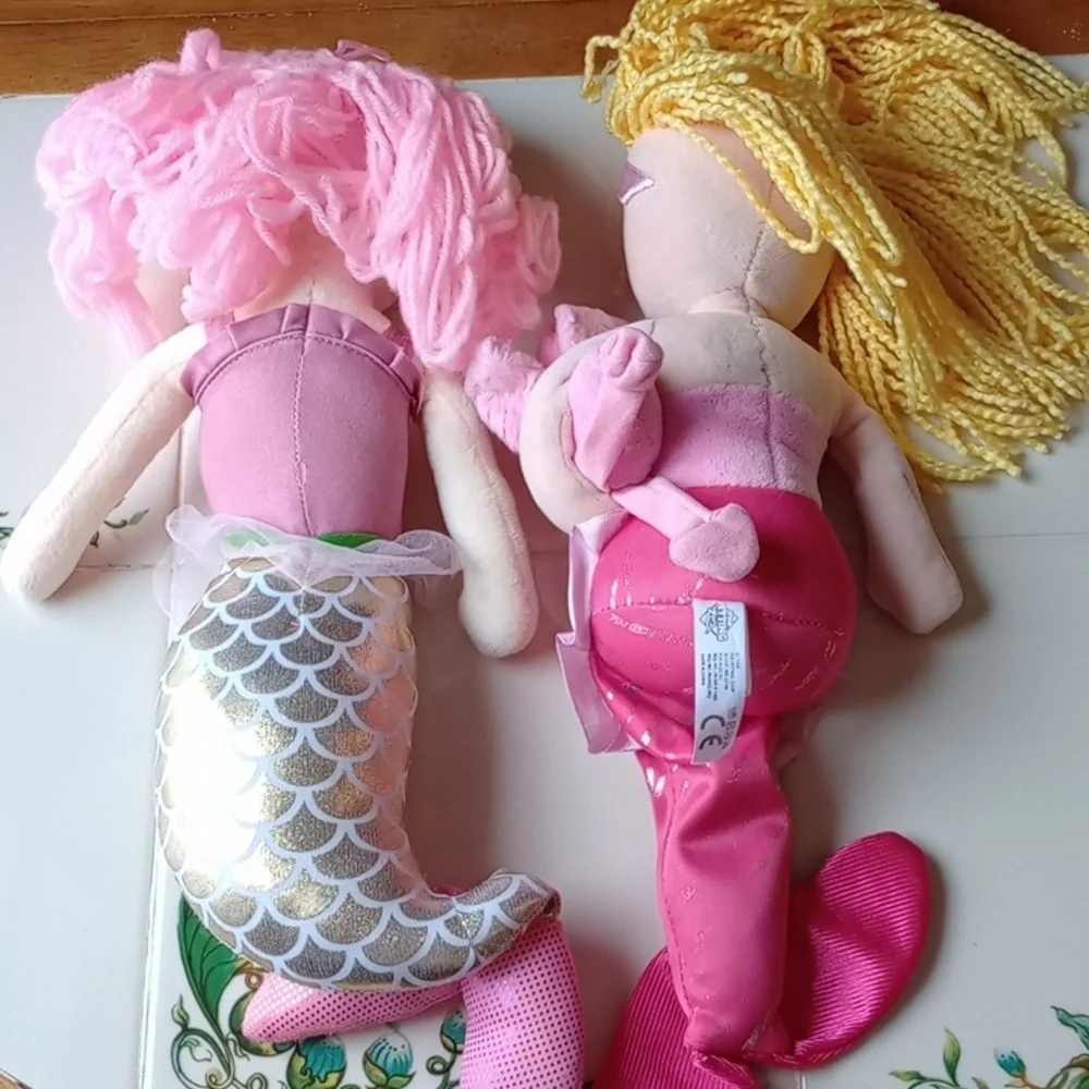 Mermaids 🧜🏻♀️🪸🌊 Plush Duo - Picture 4 of 7